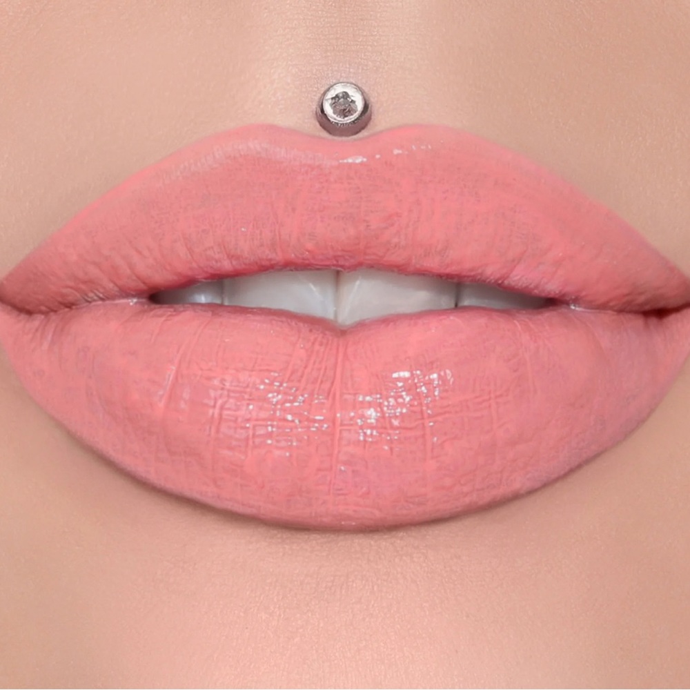 FOUR LEFT‼️ NEW IN BOX | JEFFREE STAR SUPREME GLOSS (714)